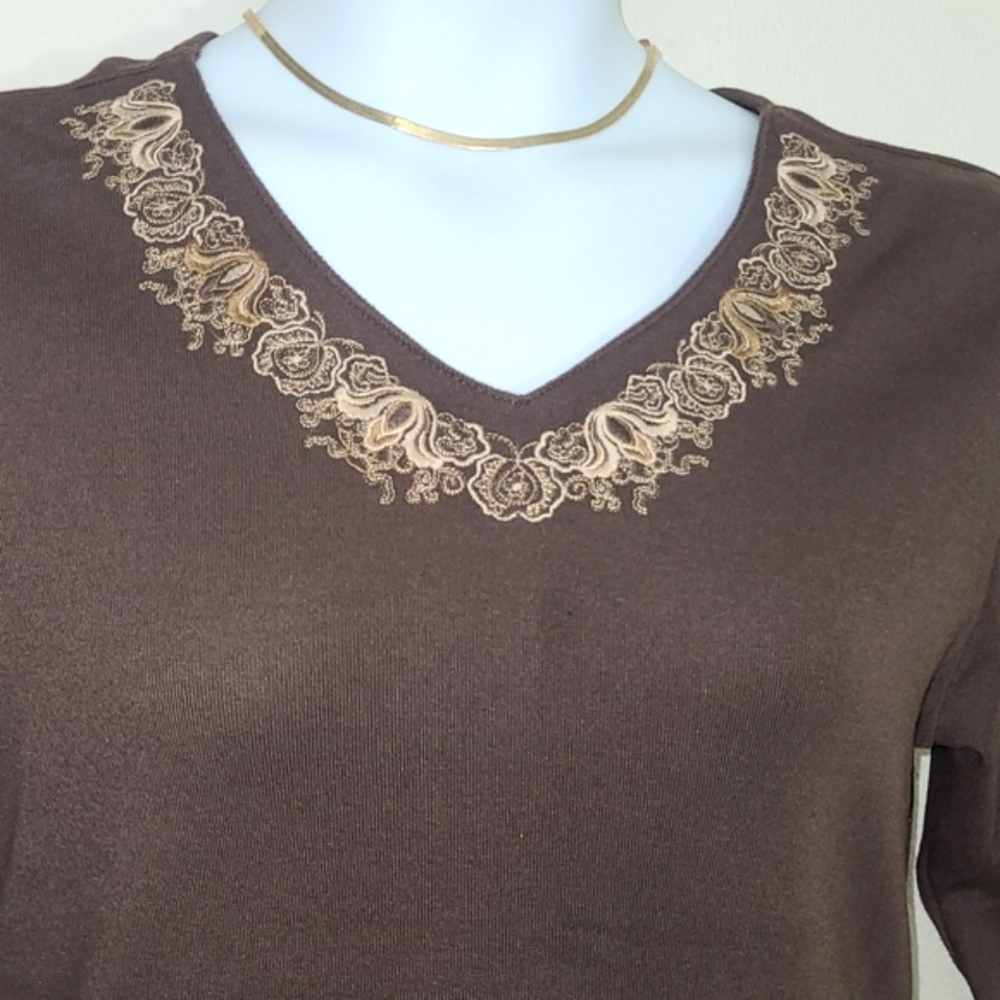 Erika Brown Sweater Top M | Lace Embroidered V-Neck Long Sleeve | Stretch Cotton